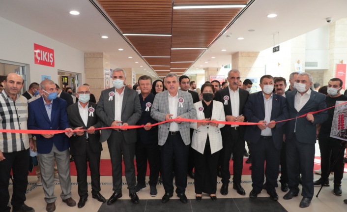 Evlilik ve mobilya fuarı açıldı