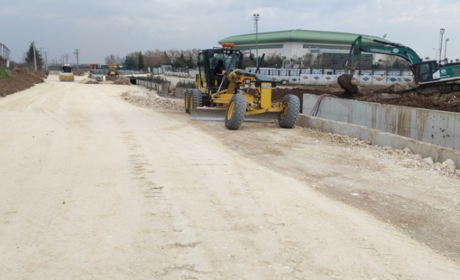 11 NİSAN STADYUMUDA YOL YAPIM ÇALIŞMALARI TAM HIZ