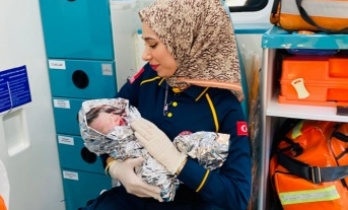 Ambulansta dünyaya merhaba dediler